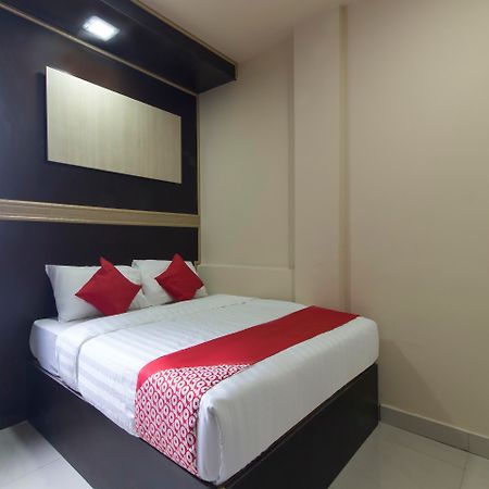 Oyo 697 Niche Valley Hotel Kuala Lumpur Exterior foto